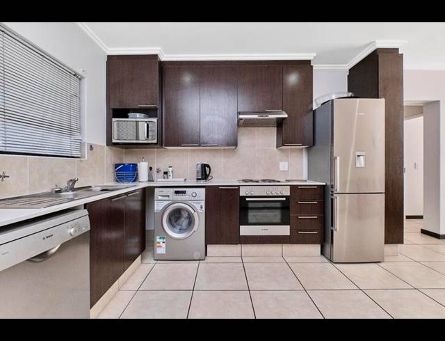 2 BEDROOM APARTMENT FOR SALE IN LONEHILL